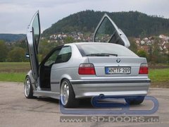 Kit puertas verticales  LSD Doors para BMW E36 compact coupe